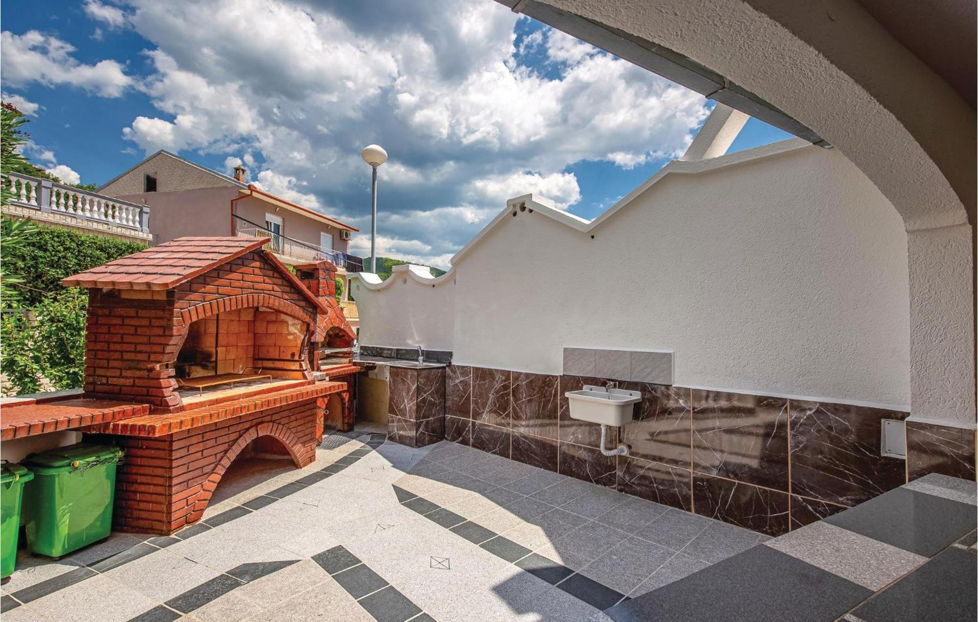 Stunning Apartment In Crikvenica With Wifi Luaran gambar