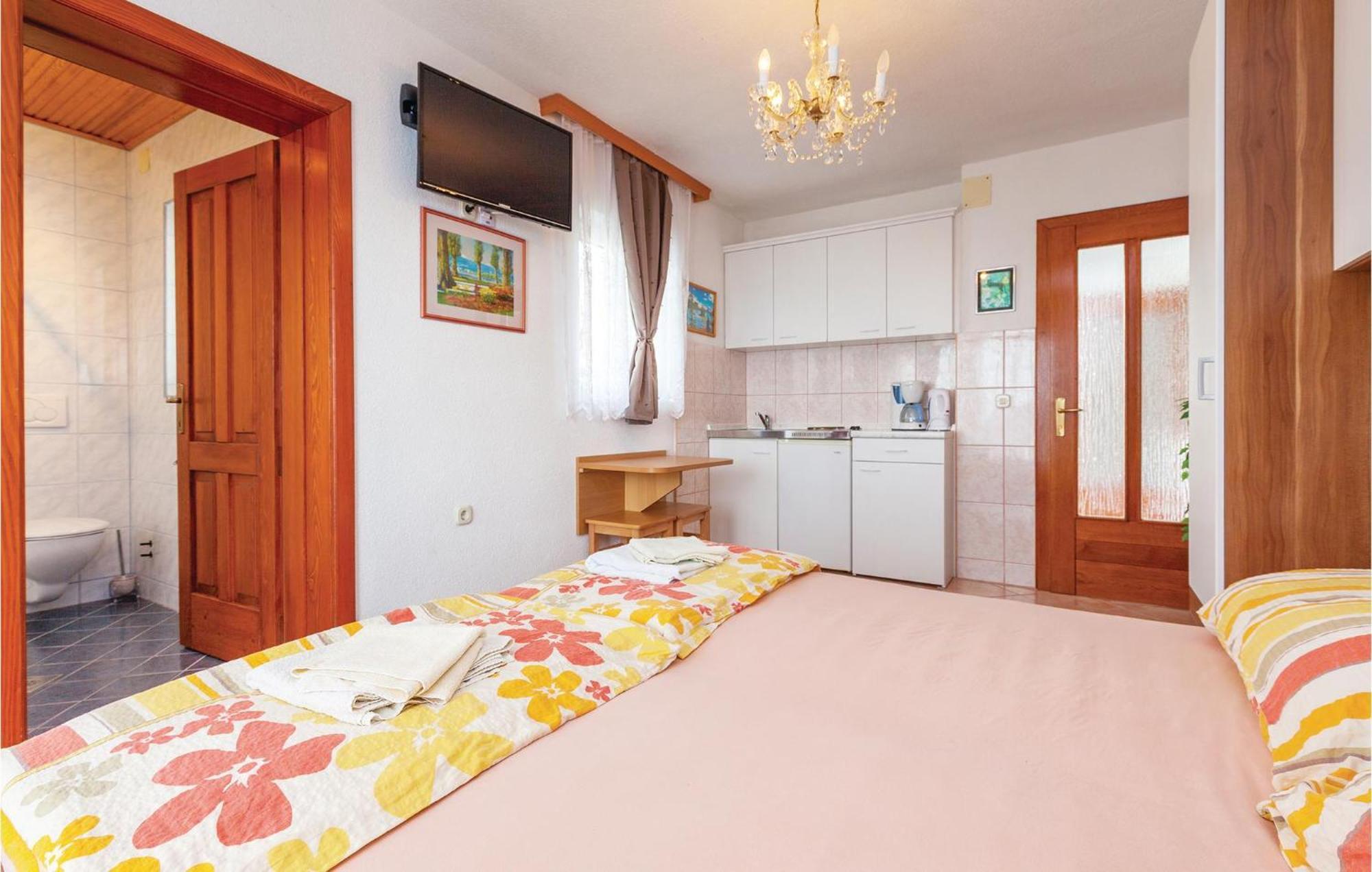 Stunning Apartment In Crikvenica With Wifi Luaran gambar