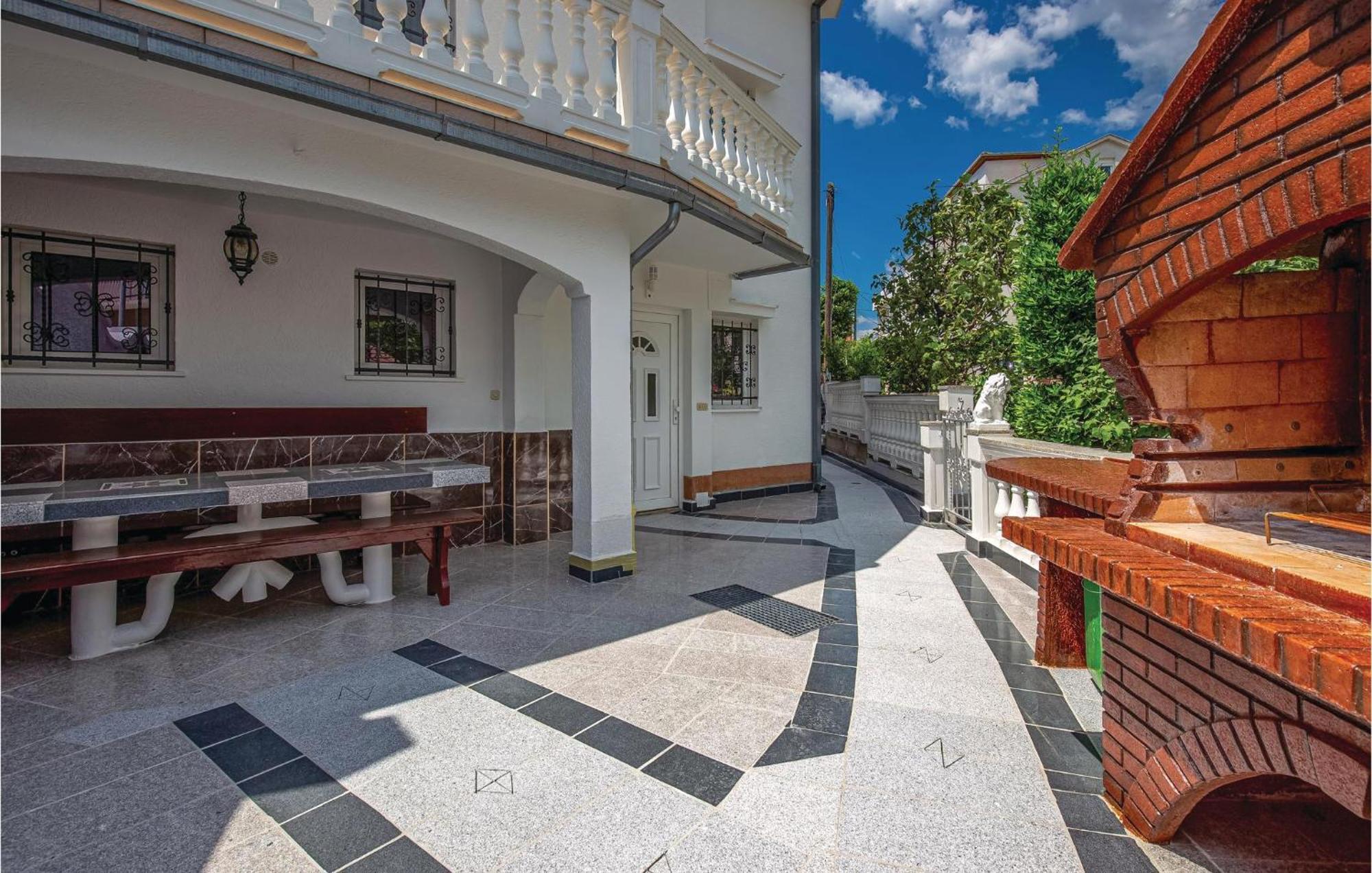 Stunning Apartment In Crikvenica With Wifi Luaran gambar