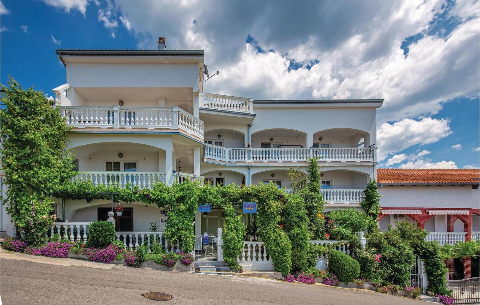 Stunning Apartment In Crikvenica With Wifi Luaran gambar